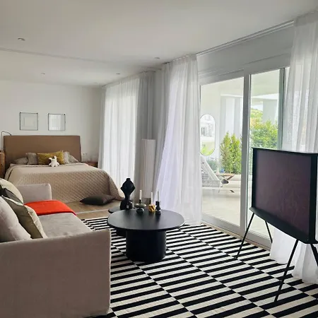 Stylish 2 Bedroom In Alcazaba Lagoon Apartment *