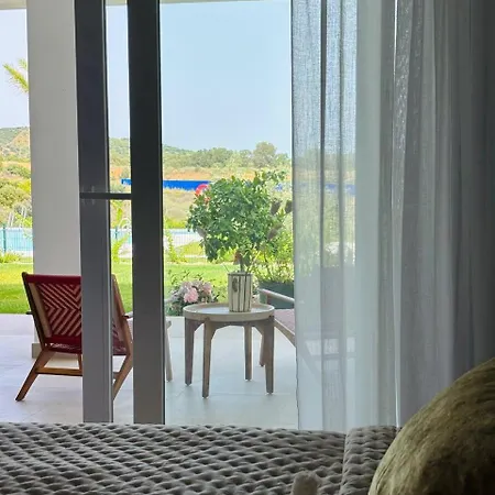 Stylish 2 Bedroom In Alcazaba Lagoon Apartment