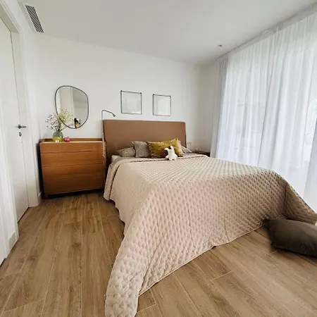 Stylish 2 Bedroom In Alcazaba Lagoon Estepona