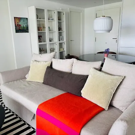 Stylish 2 Bedroom In Alcazaba Lagoon Estepona